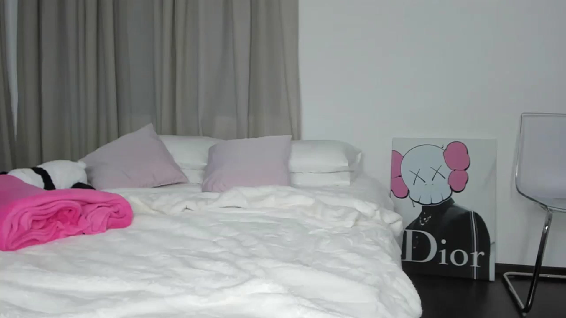 Gallery image thumbnail from Qarinah's myfreecams stream on, 10/19/2023, 02:35 image 6 of 20