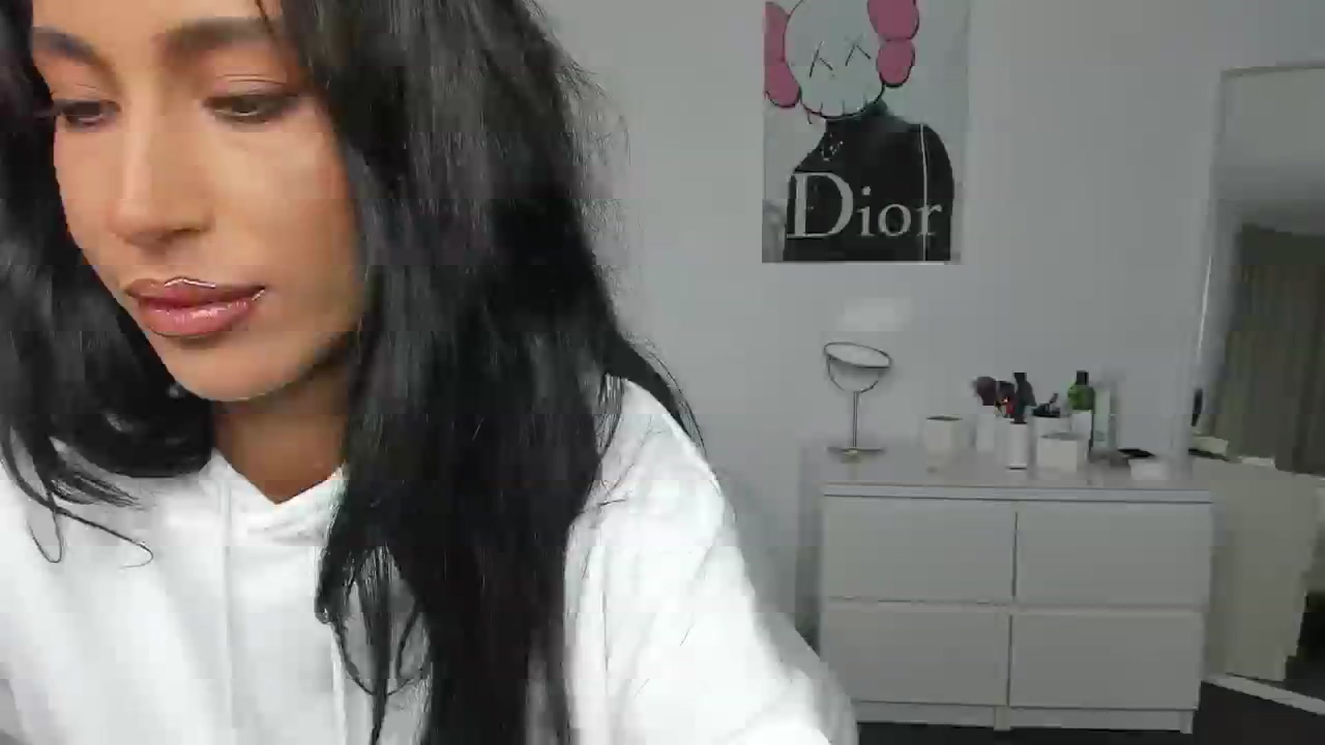 Gallery image thumbnail from Qarinah's myfreecams stream on, 03/25/2024, 24:25 image 18 of 20
