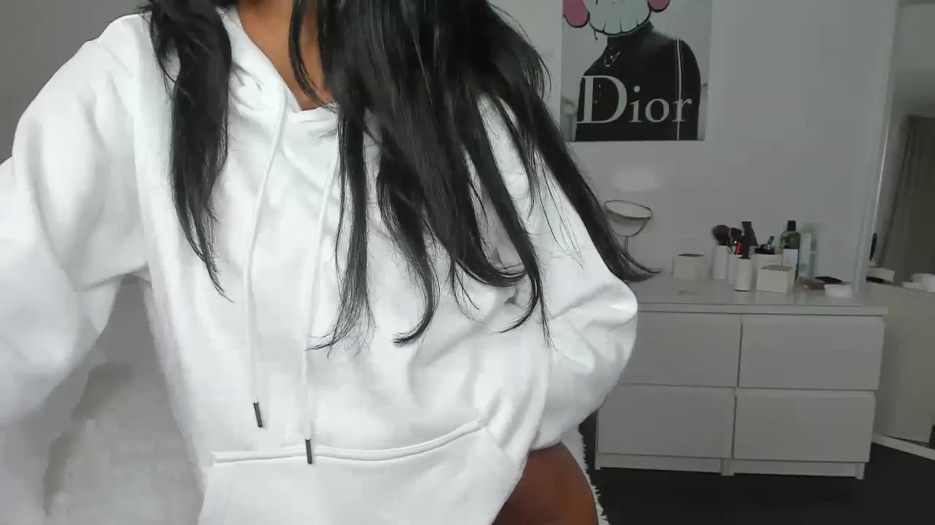 Gallery image thumbnail from Qarinah's myfreecams stream on, 03/25/2024, 24:25 image 2 of 20