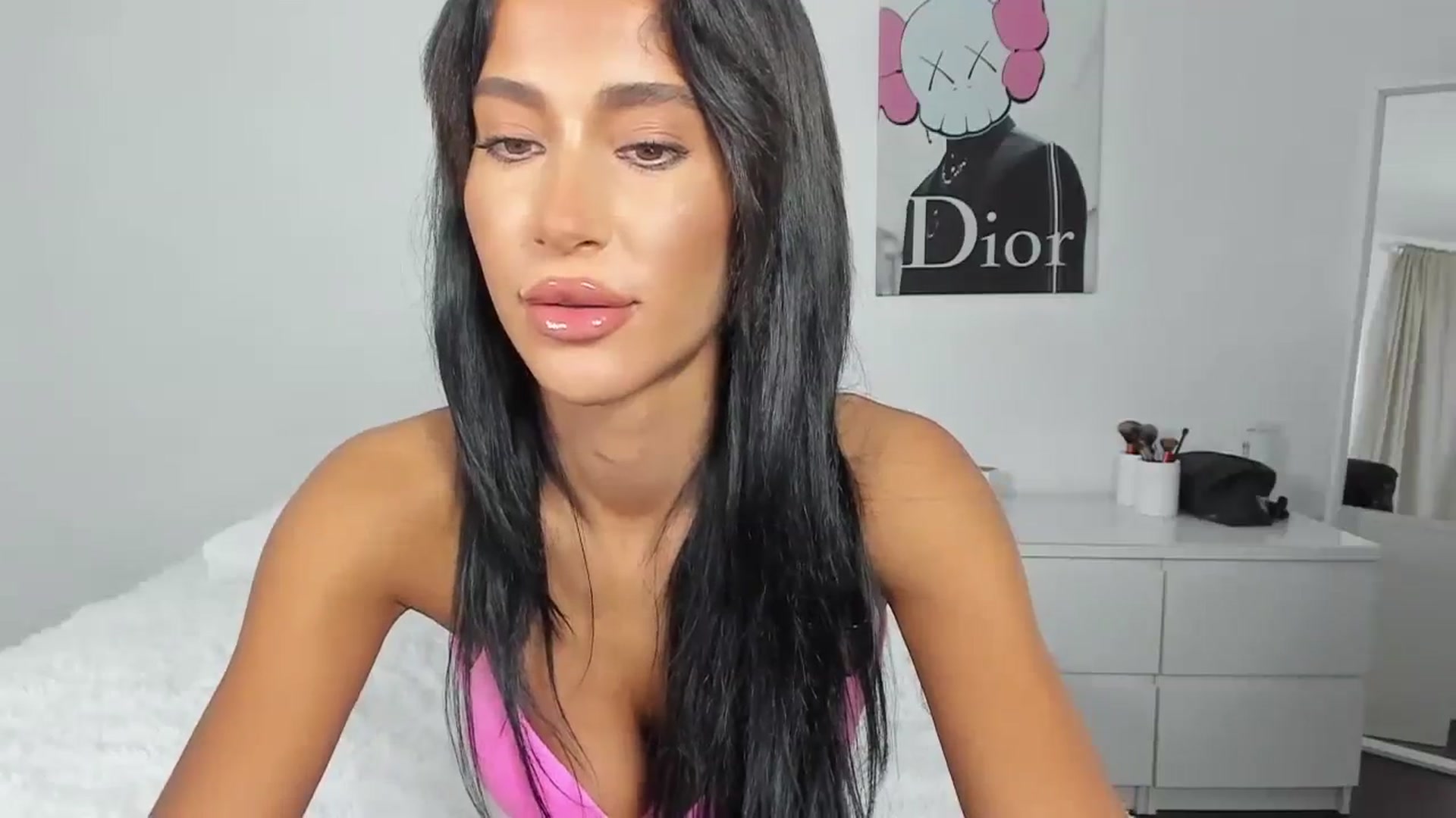 Gallery image thumbnail from Qarinah's myfreecams stream on, 04/11/2024, 24:23 image 12 of 20