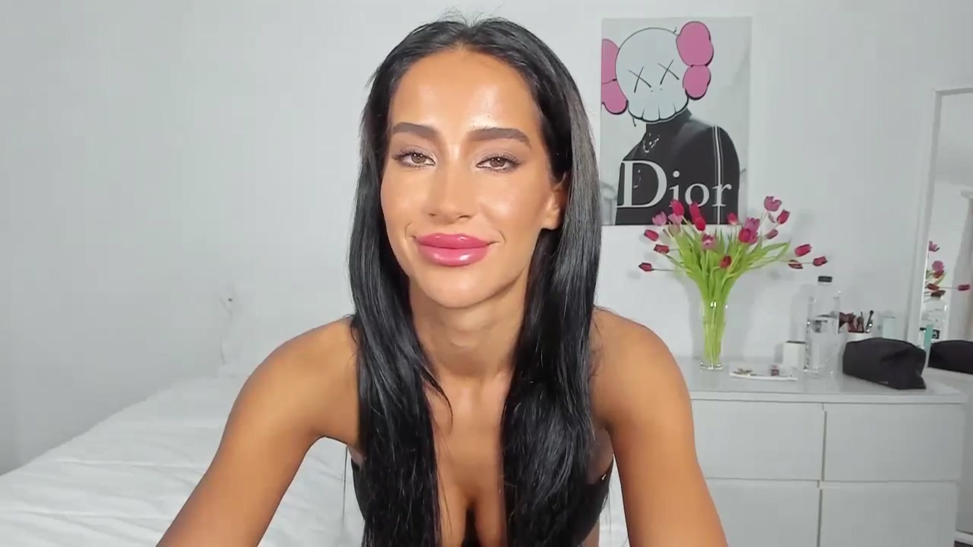 Gallery image thumbnail from Qarinah's myfreecams stream on, 04/16/2024, 24:01 image 19 of 20