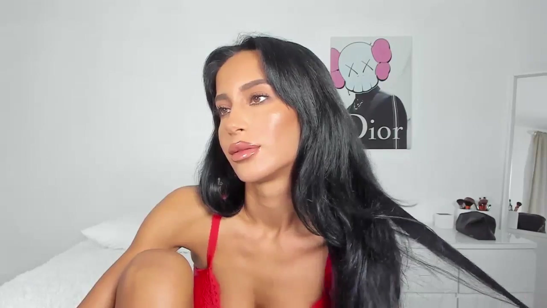 Gallery image thumbnail from Qarinah's myfreecams stream on, 04/17/2024, 22:58 image 8 of 20