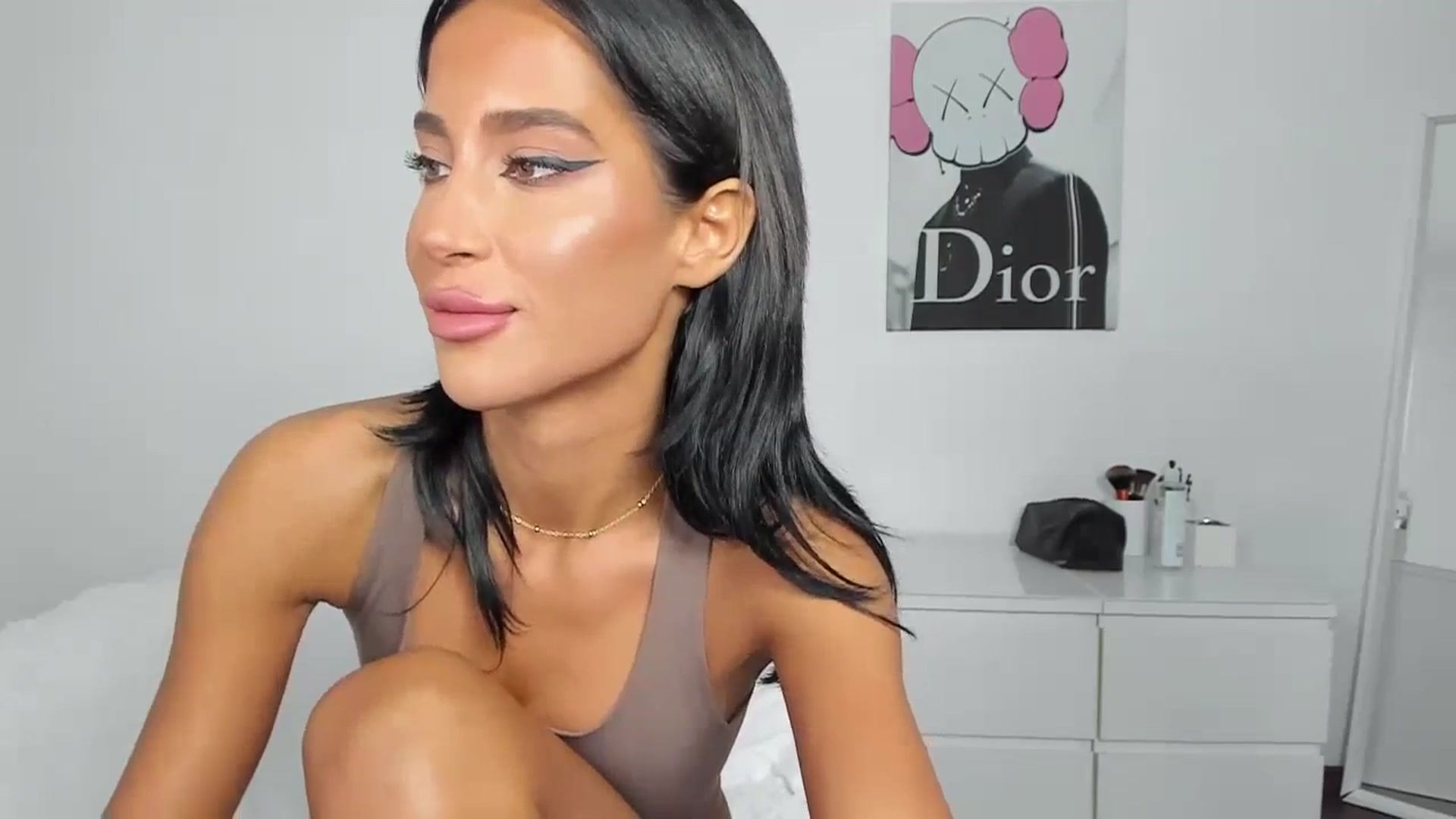 Gallery image thumbnail from Qarinah's myfreecams stream on, 04/29/2024, 01:44 image 19 of 20