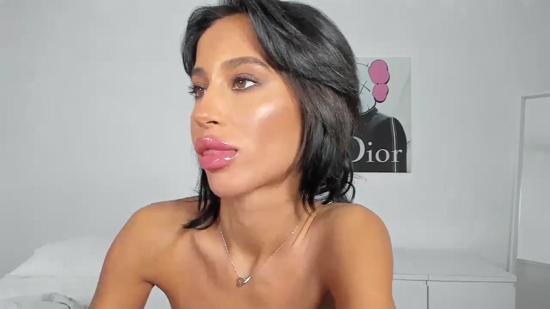 Gallery image thumbnail from Qarinah's myfreecams stream on, 05/05/2024, 24:23 image 5 of 20