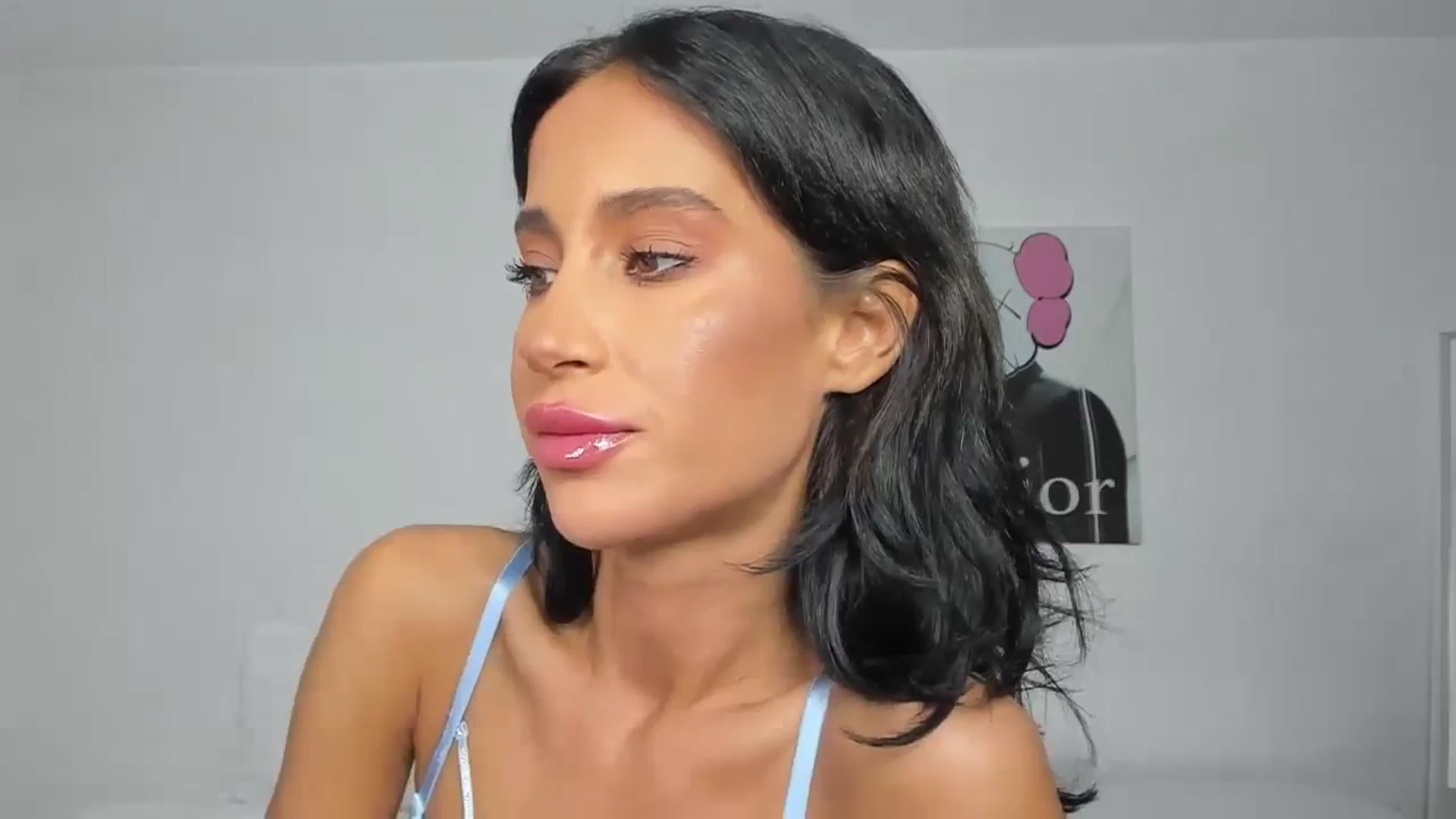 Gallery image thumbnail from Qarinah's myfreecams stream on, 05/07/2024, 23:41 image 12 of 20