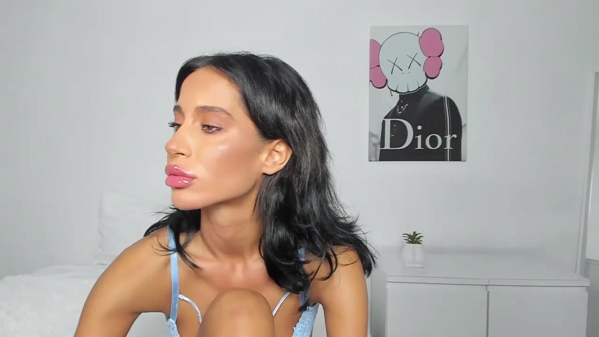Gallery image thumbnail from Qarinah's myfreecams stream on, 05/08/2024, 24:20 image 10 of 20