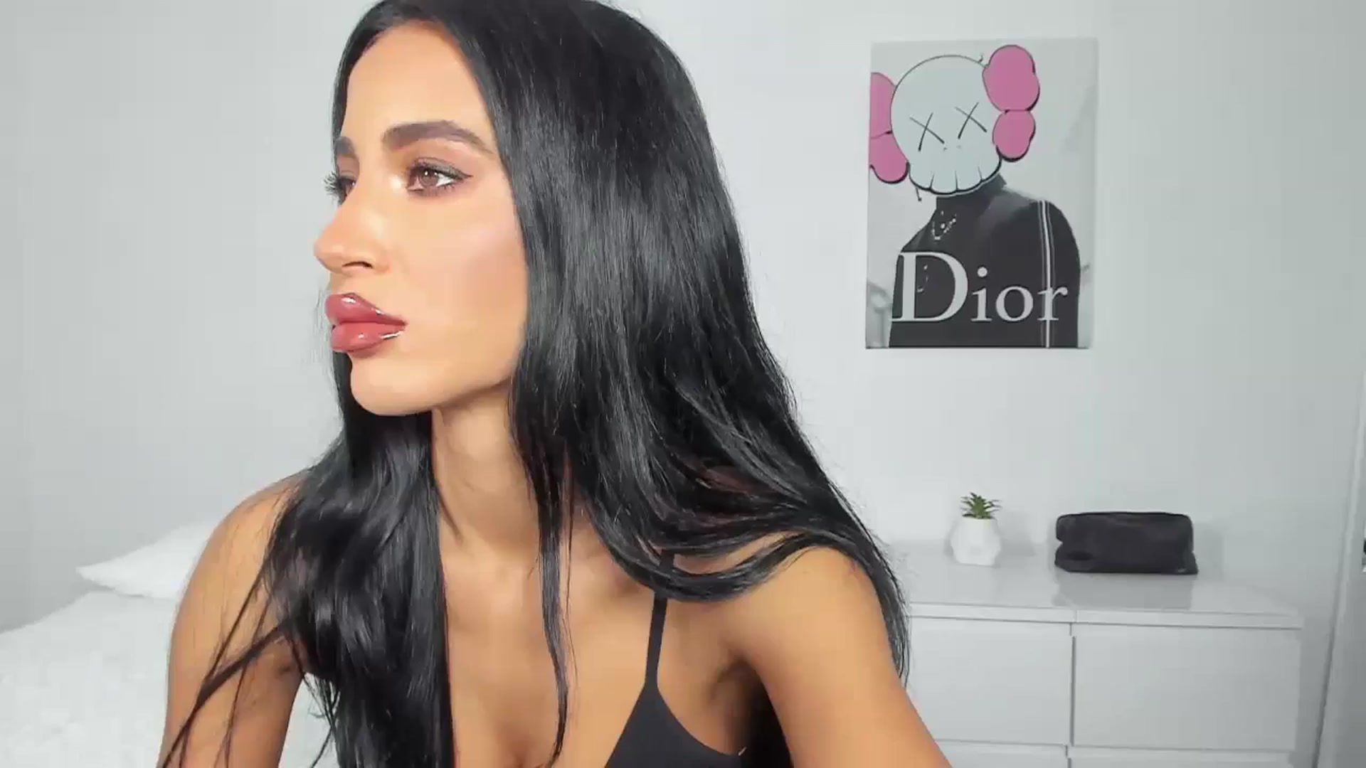 Gallery image thumbnail from Qarinah's myfreecams stream on, 05/10/2024, 22:58 image 3 of 20