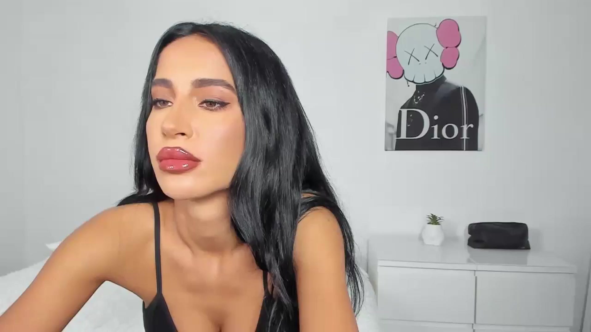 Gallery image thumbnail from Qarinah's myfreecams stream on, 05/10/2024, 22:58 image 6 of 20