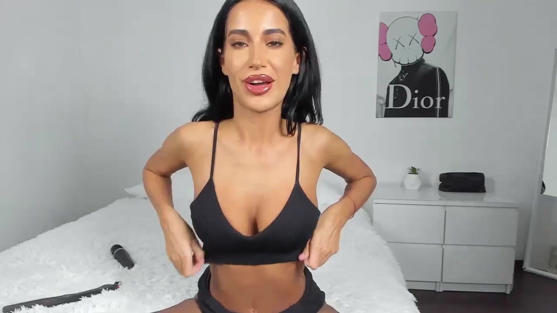 Gallery image thumbnail from Qarinah's myfreecams stream on, 05/11/2024, 24:20 image 20 of 20