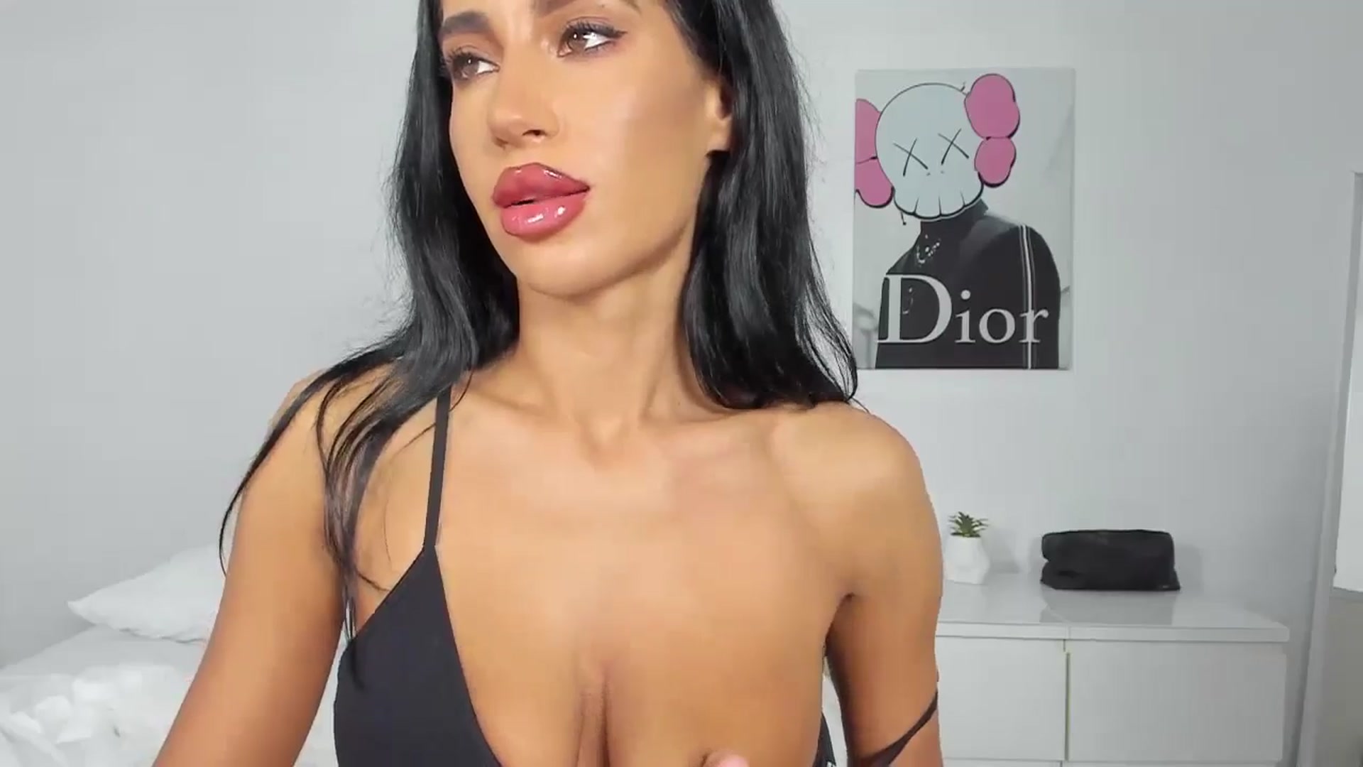 Gallery image thumbnail from Qarinah's myfreecams stream on, 05/11/2024, 02:06 image 18 of 20