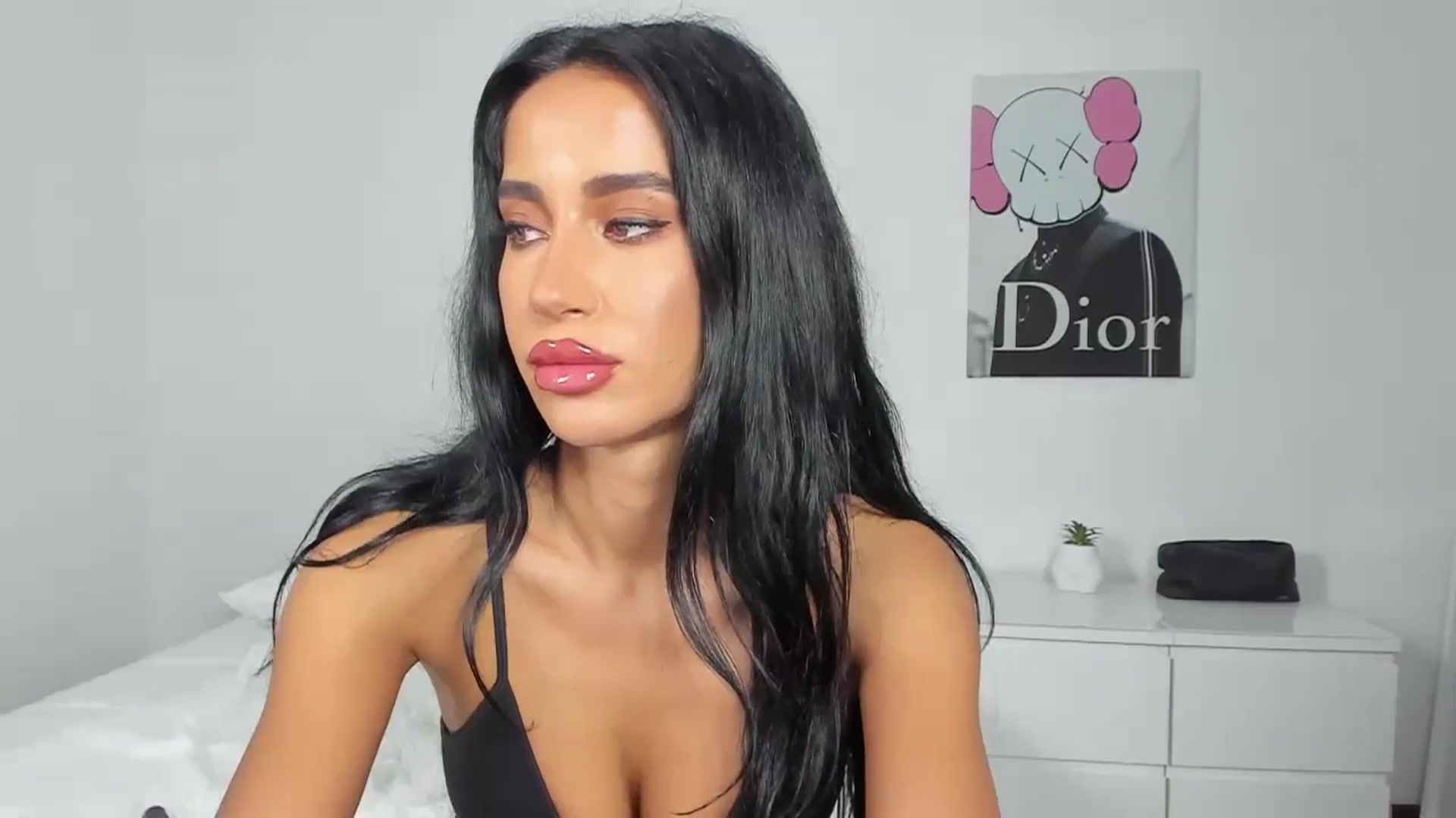 Gallery image thumbnail from Qarinah's myfreecams stream on, 05/11/2024, 03:43 image 4 of 20