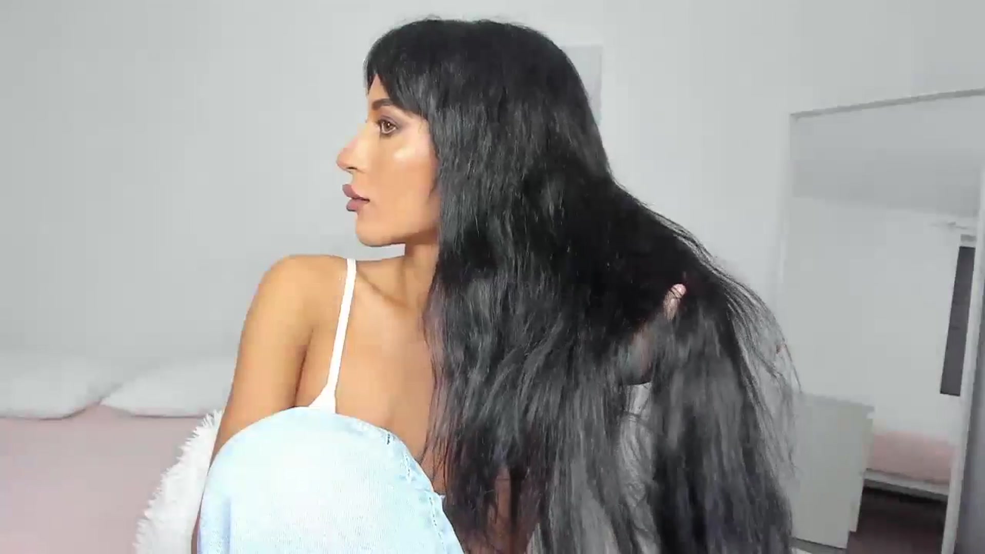 Gallery image thumbnail from Qarinah's myfreecams stream on, 05/20/2024, 19:07 image 20 of 20