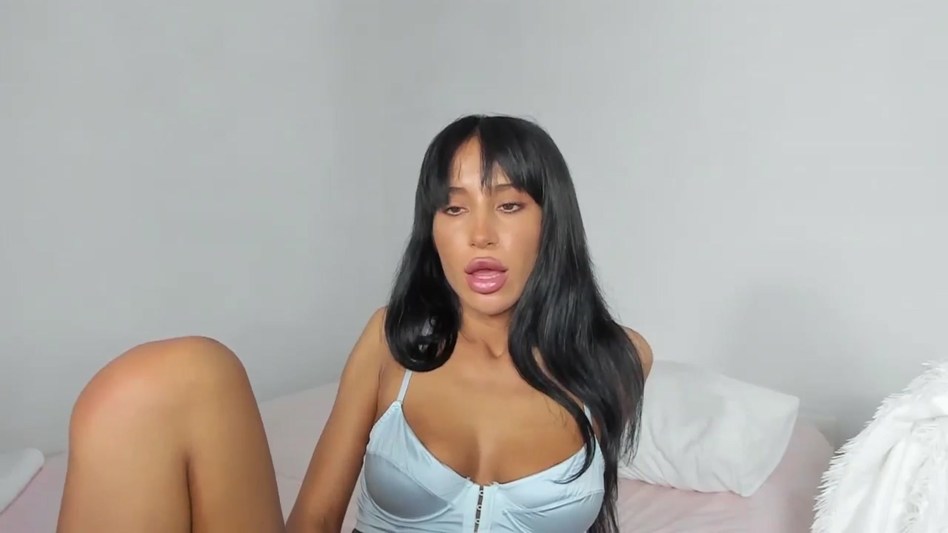 Gallery image thumbnail from Qarinah's myfreecams stream on, 05/22/2024, 03:32 image 12 of 20