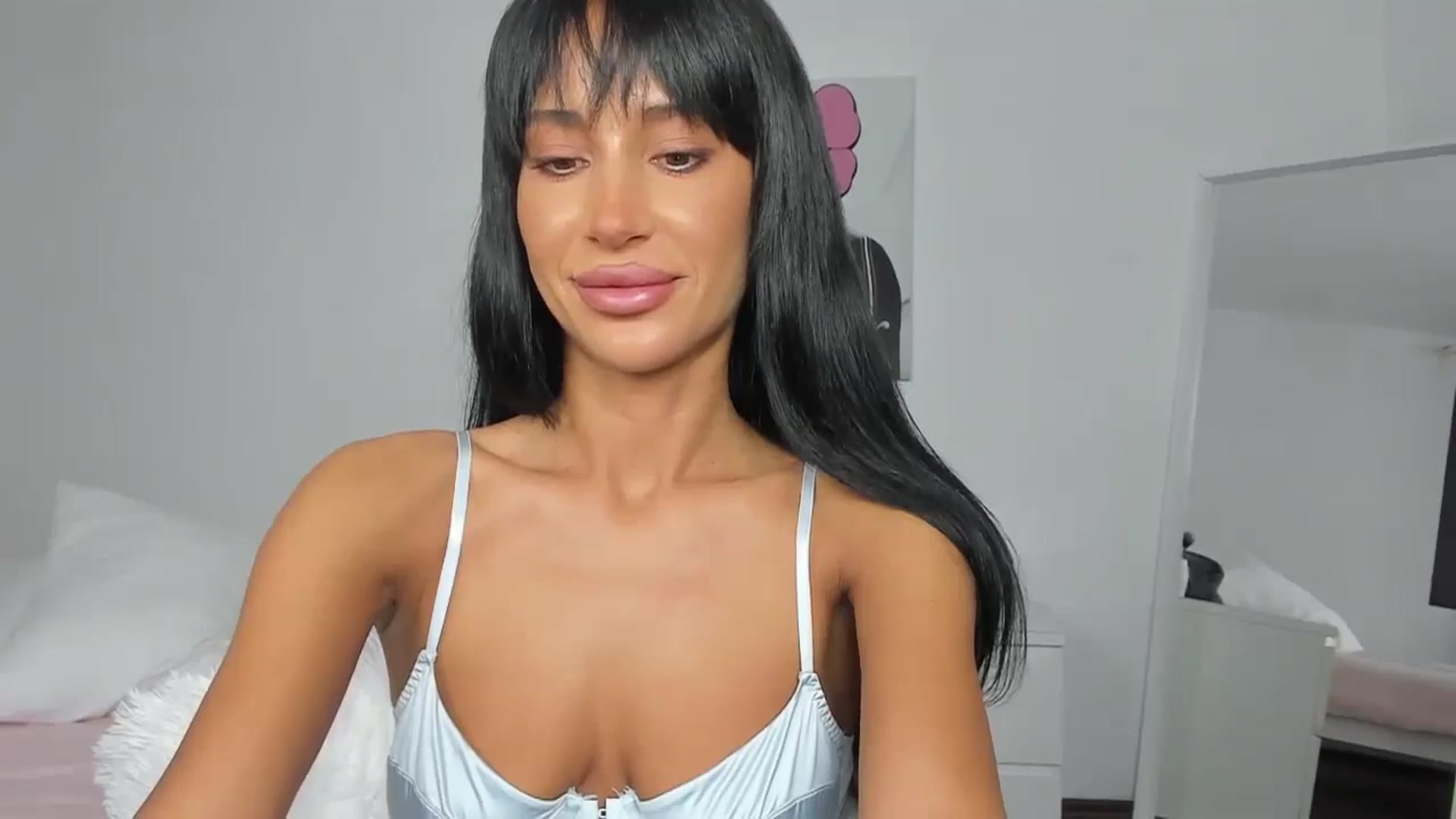 Gallery image thumbnail from Qarinah's myfreecams stream on, 05/22/2024, 03:32 image 2 of 20