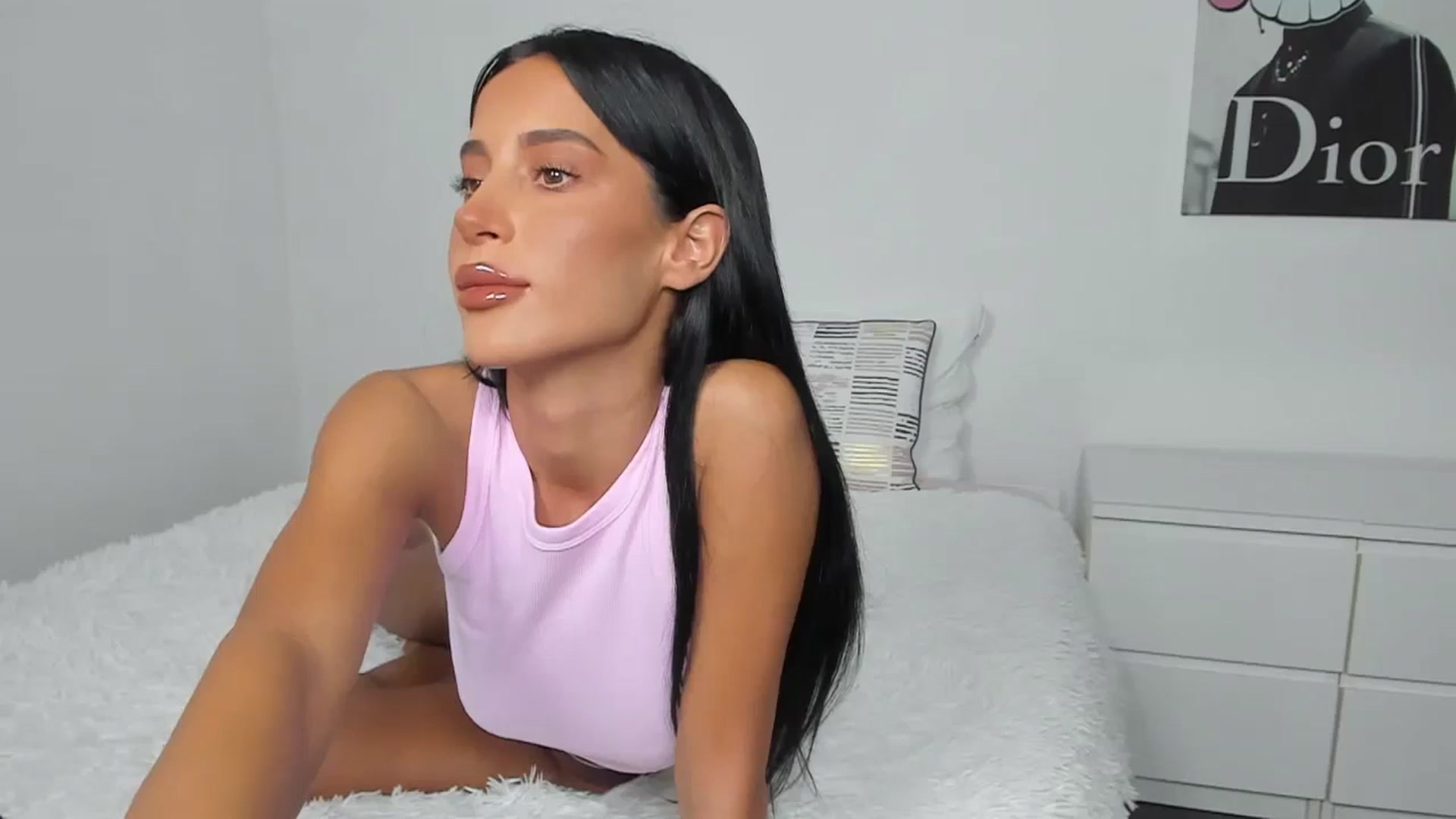 Gallery image thumbnail from Qarinah's myfreecams stream on, 06/24/2024, 23:10 image 6 of 20