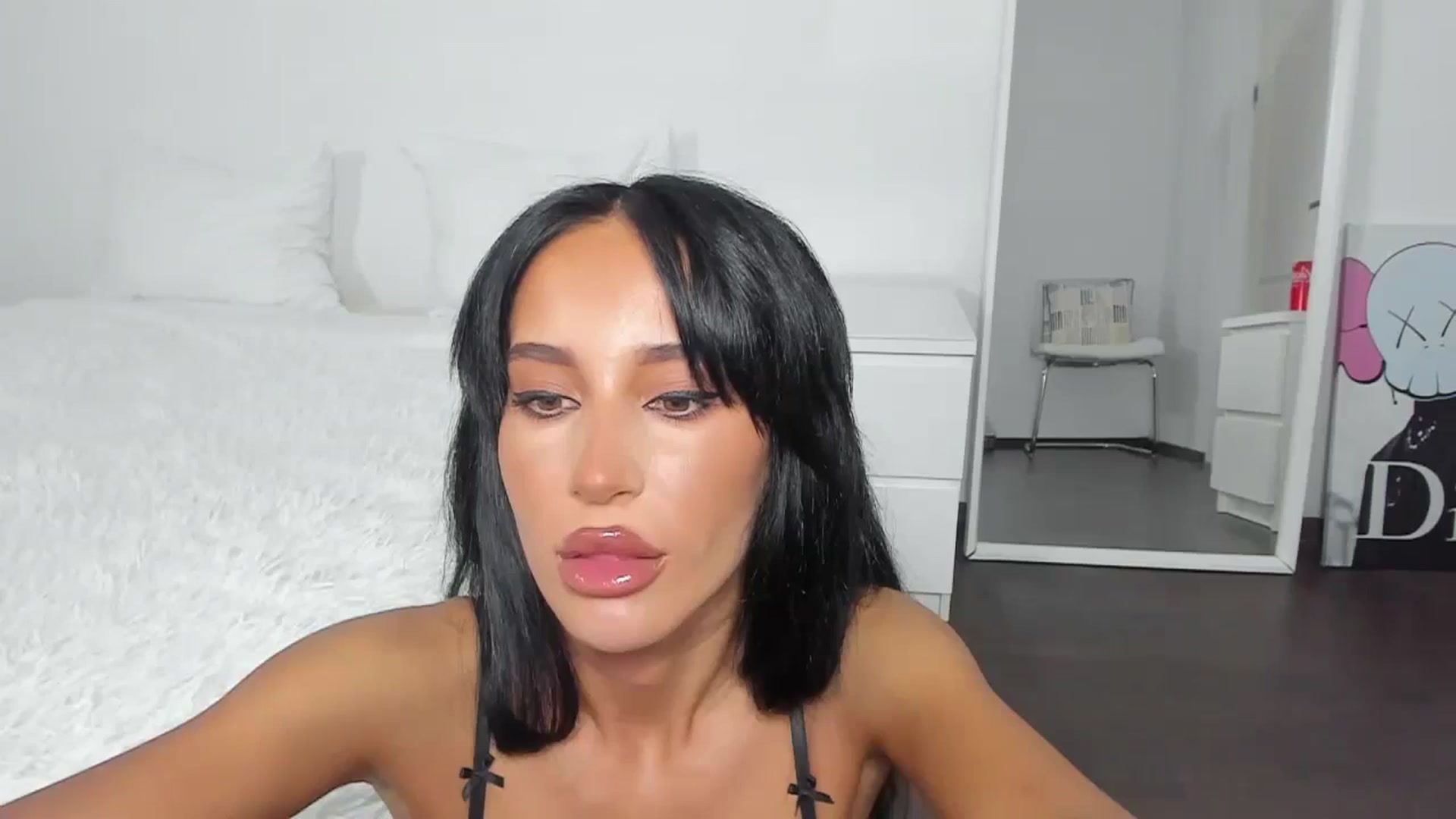 Gallery image thumbnail from Qarinah's myfreecams stream on, 06/29/2024, 01:10 image 16 of 20