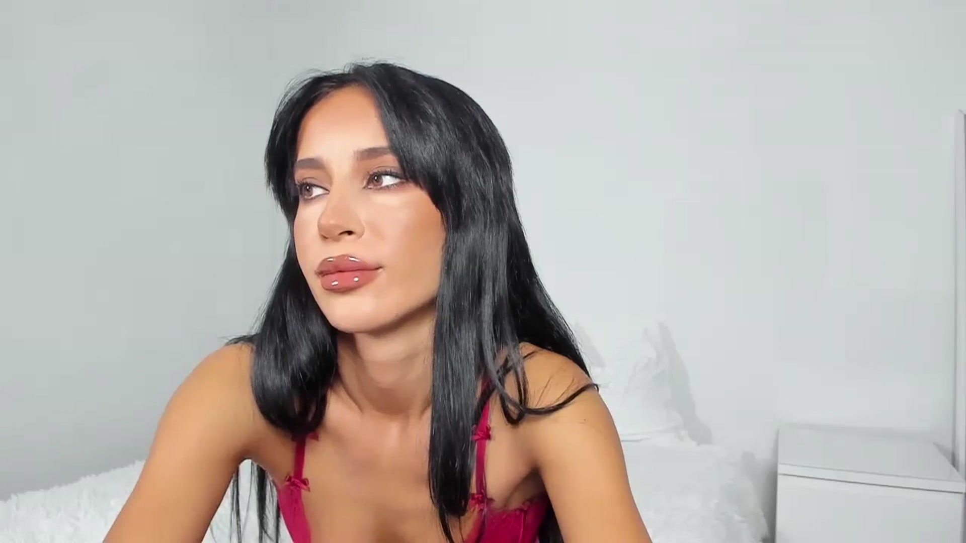 Gallery image thumbnail from Qarinah's myfreecams stream on, 06/30/2024, 24:03 image 11 of 20