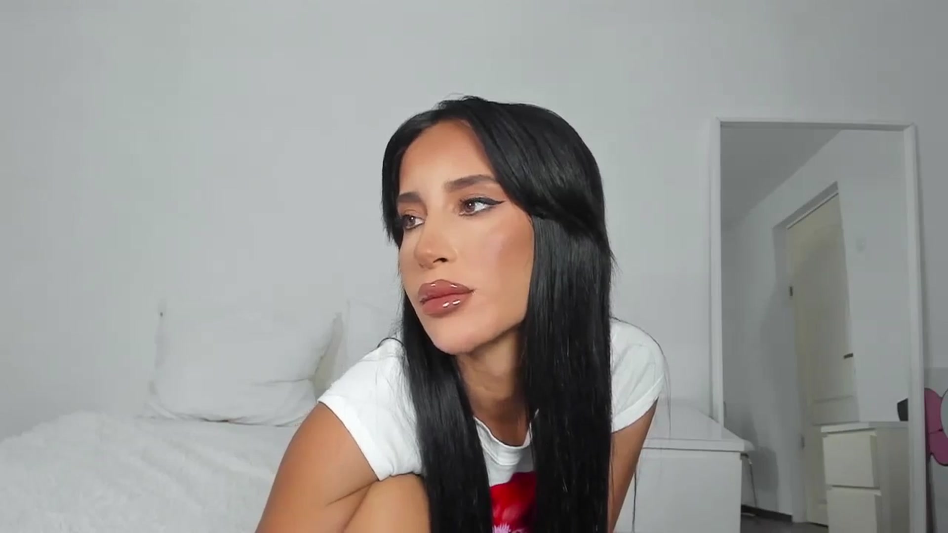 Gallery image thumbnail from Qarinah's myfreecams stream on, 07/02/2024, 24:02 image 19 of 20