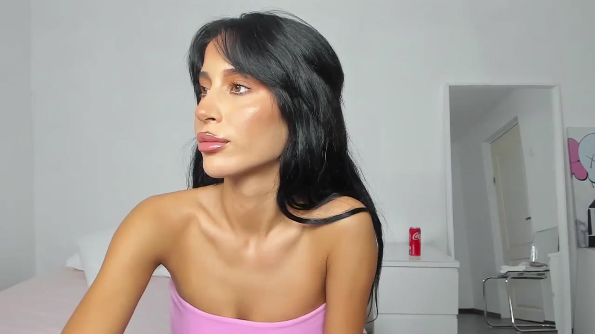Gallery image thumbnail from Qarinah's myfreecams stream on, 07/15/2024, 24:45 image 11 of 20