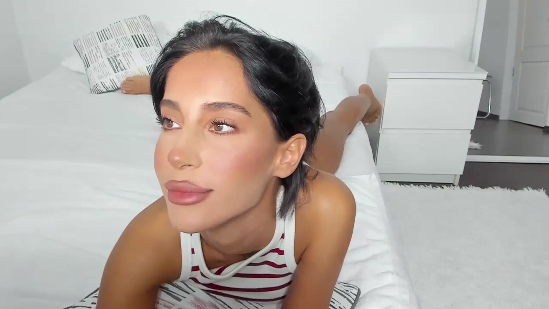 Gallery image thumbnail from Qarinah's myfreecams stream on, 07/16/2024, 22:36 image 2 of 20
