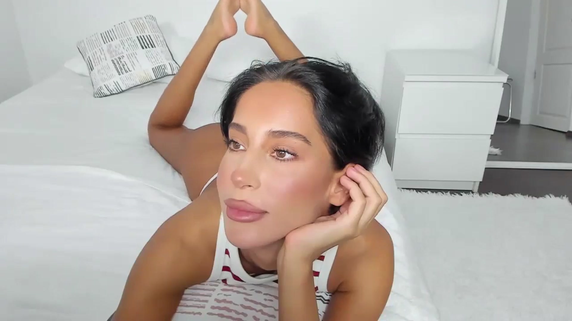 Gallery image thumbnail from Qarinah's myfreecams stream on, 07/16/2024, 22:36 image 7 of 20