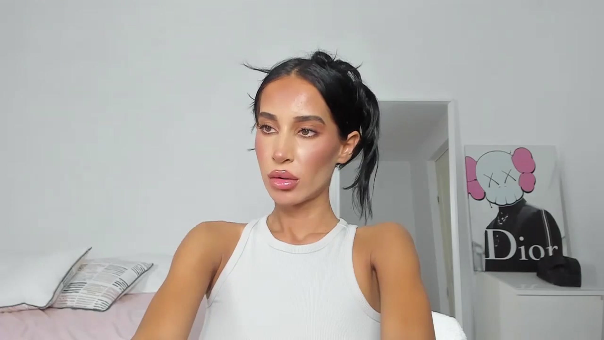 Gallery image thumbnail from Qarinah's myfreecams stream on, 07/21/2024, 23:59 image 19 of 20