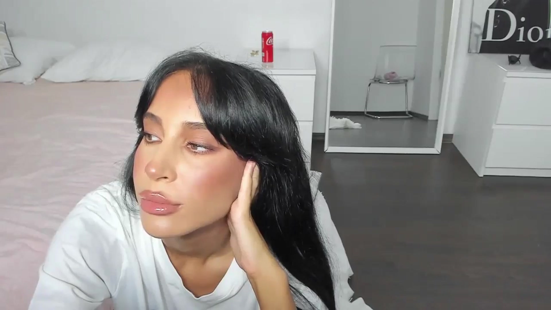 Gallery image thumbnail from Qarinah's myfreecams stream on, 07/22/2024, 22:11 image 15 of 20