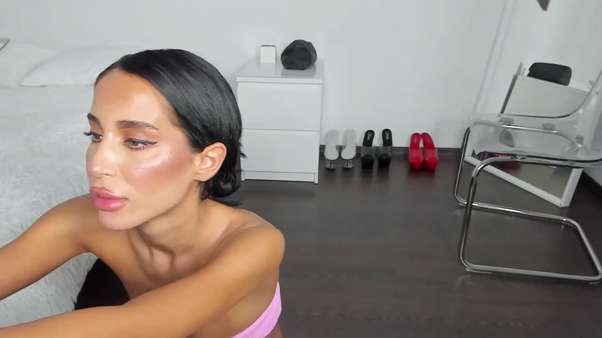 Gallery image thumbnail from Qarinah's myfreecams stream on, 07/31/2024, 12:53 image 19 of 20