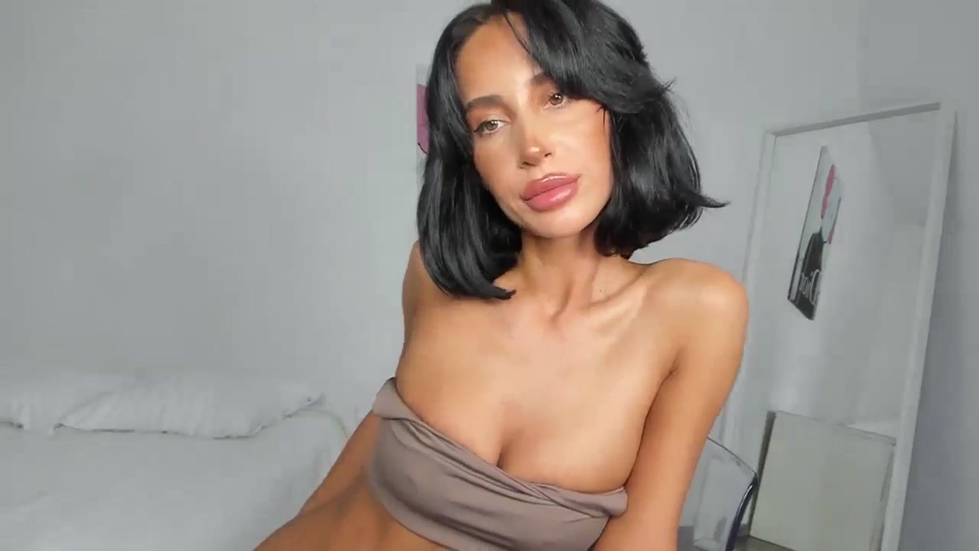 Gallery image thumbnail from Qarinah's myfreecams stream on, 08/02/2024, 10:53 image 16 of 20