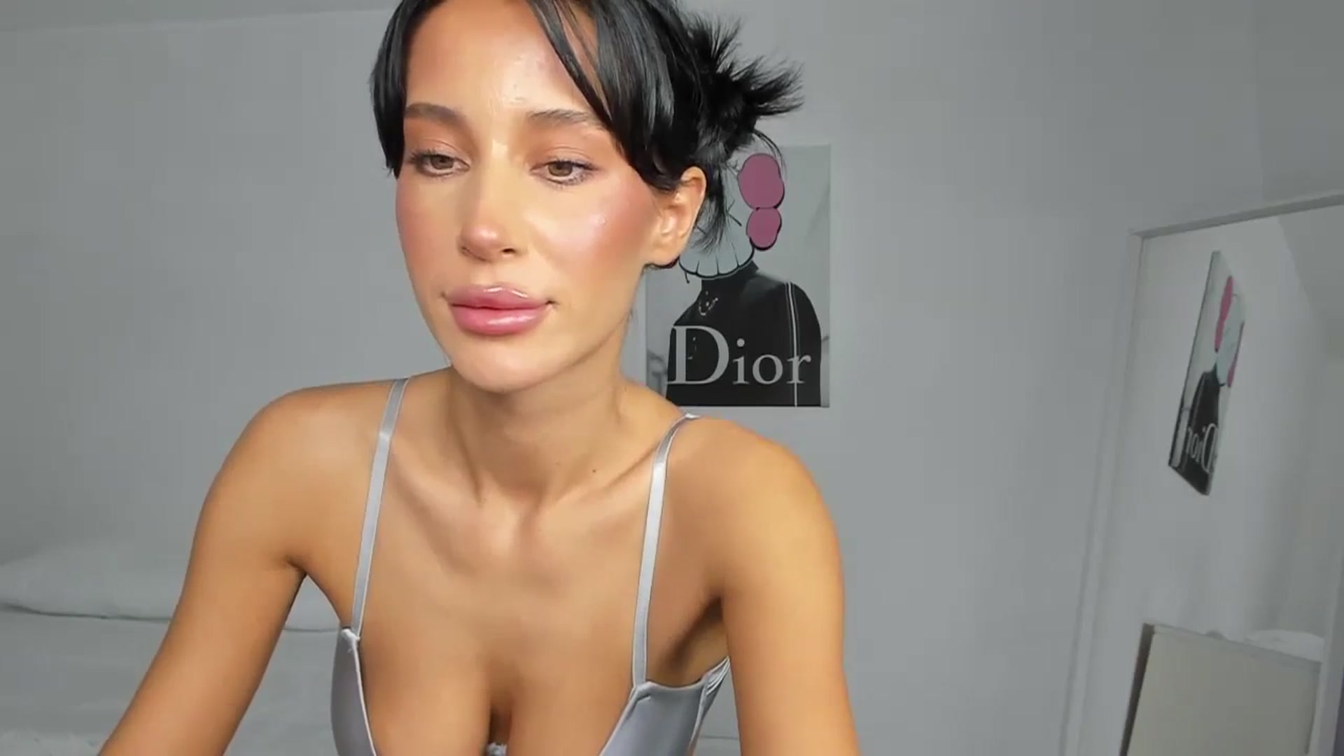 Gallery image thumbnail from Qarinah's myfreecams stream on, 08/08/2024, 02:12 image 13 of 20