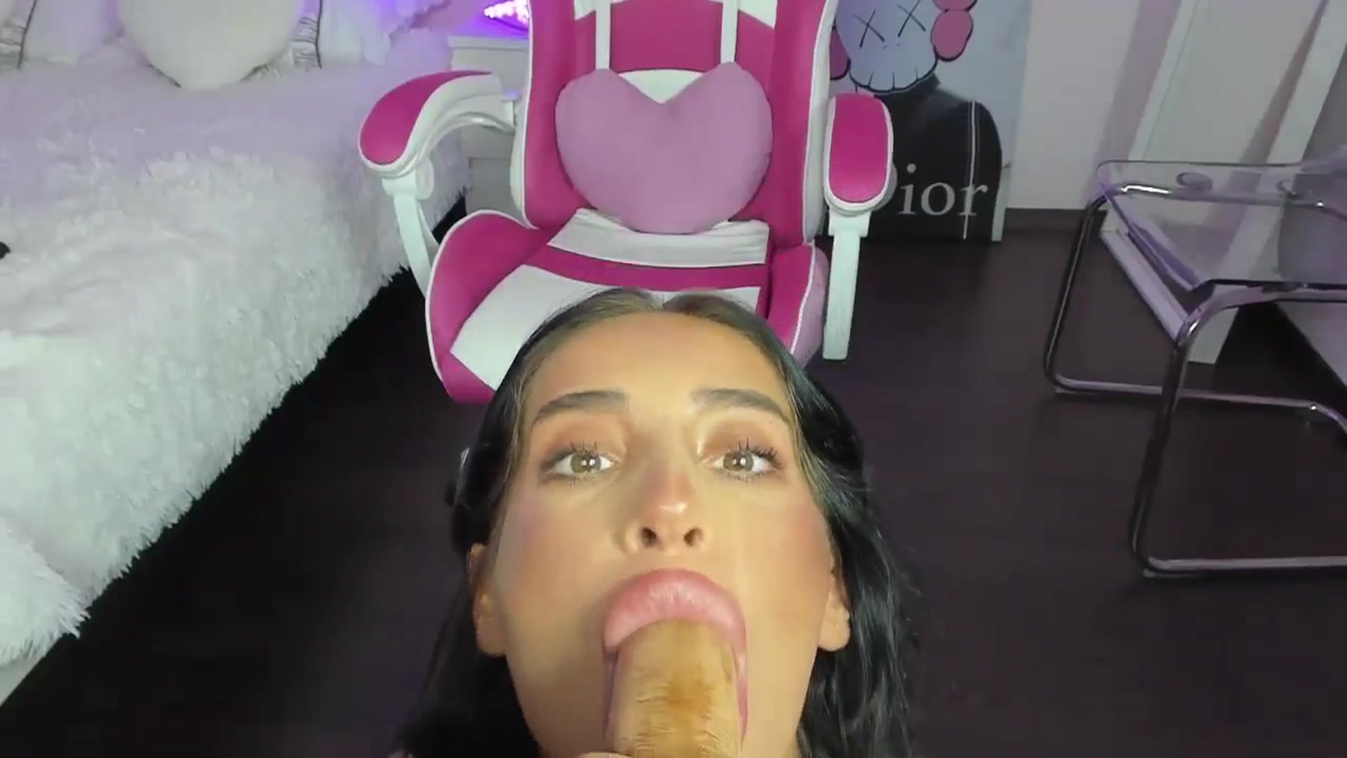 Gallery image thumbnail from Qarinah's myfreecams stream on, 08/18/2024, 04:22 image 19 of 20
