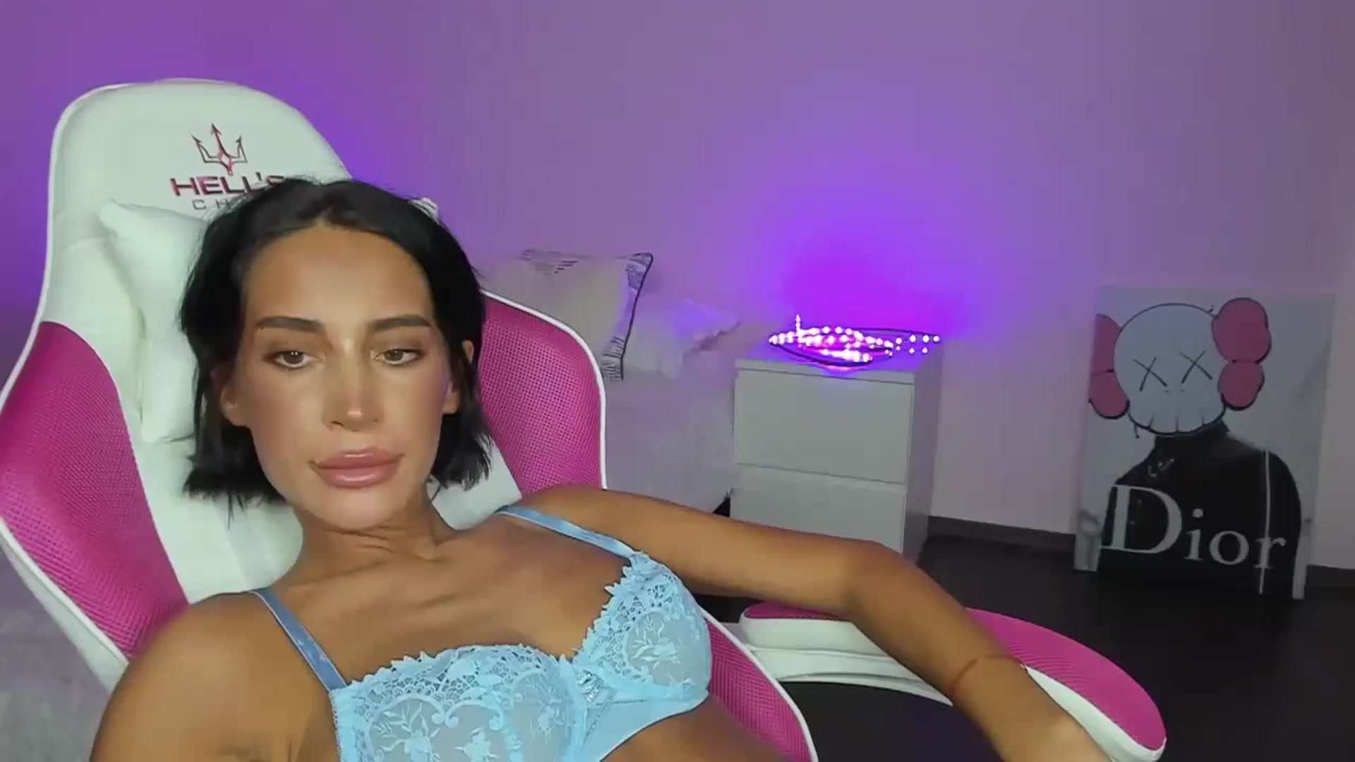 Gallery image thumbnail from Qarinah's myfreecams stream on, 08/18/2024, 04:22 image 9 of 20