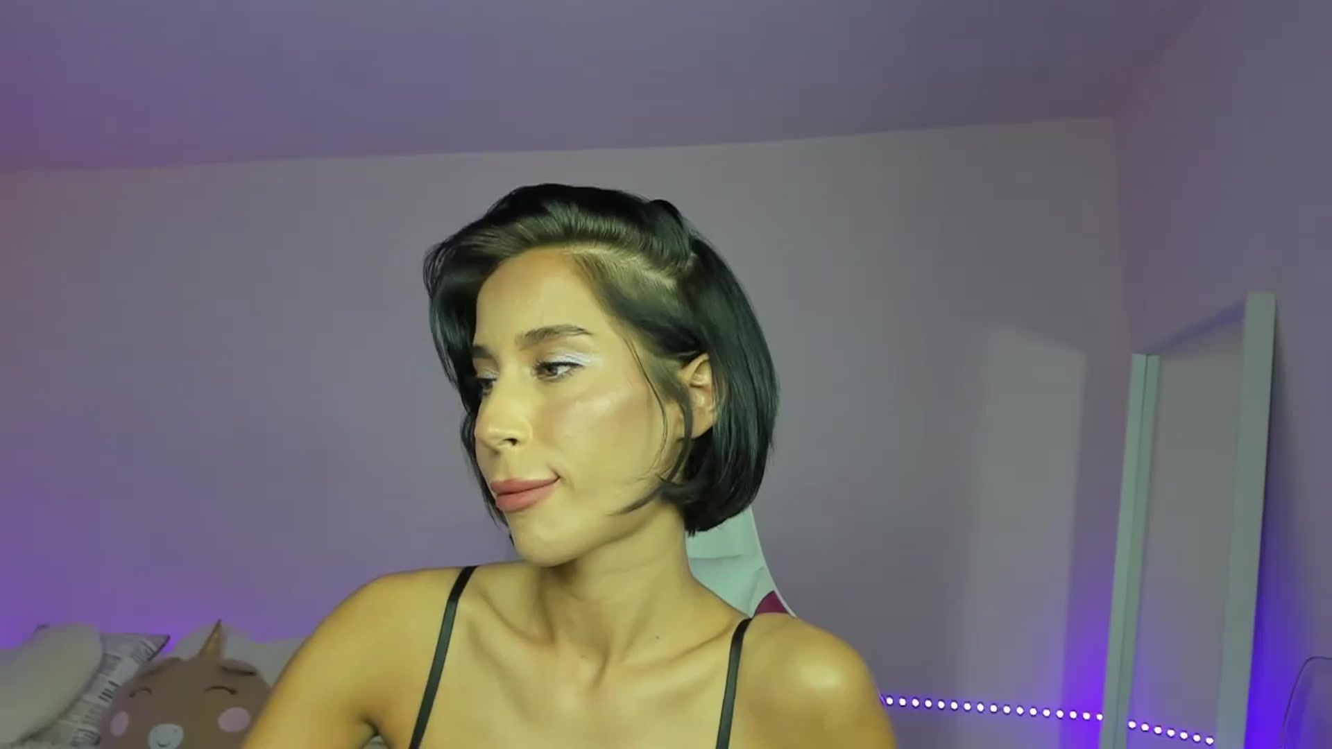 Gallery image thumbnail from Qarinah's myfreecams stream on, 08/20/2024, 23:06 image 20 of 20