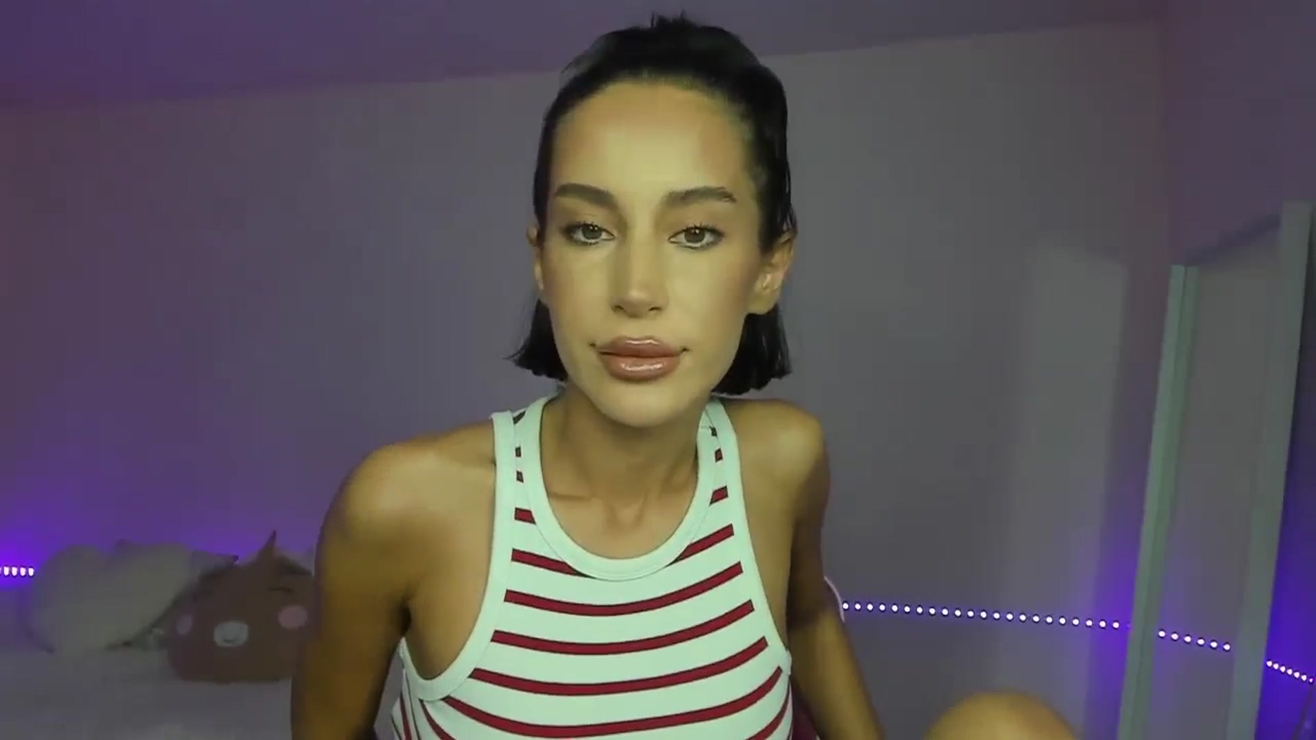 Gallery image thumbnail from Qarinah's myfreecams stream on, 08/22/2024, 24:27 image 2 of 20