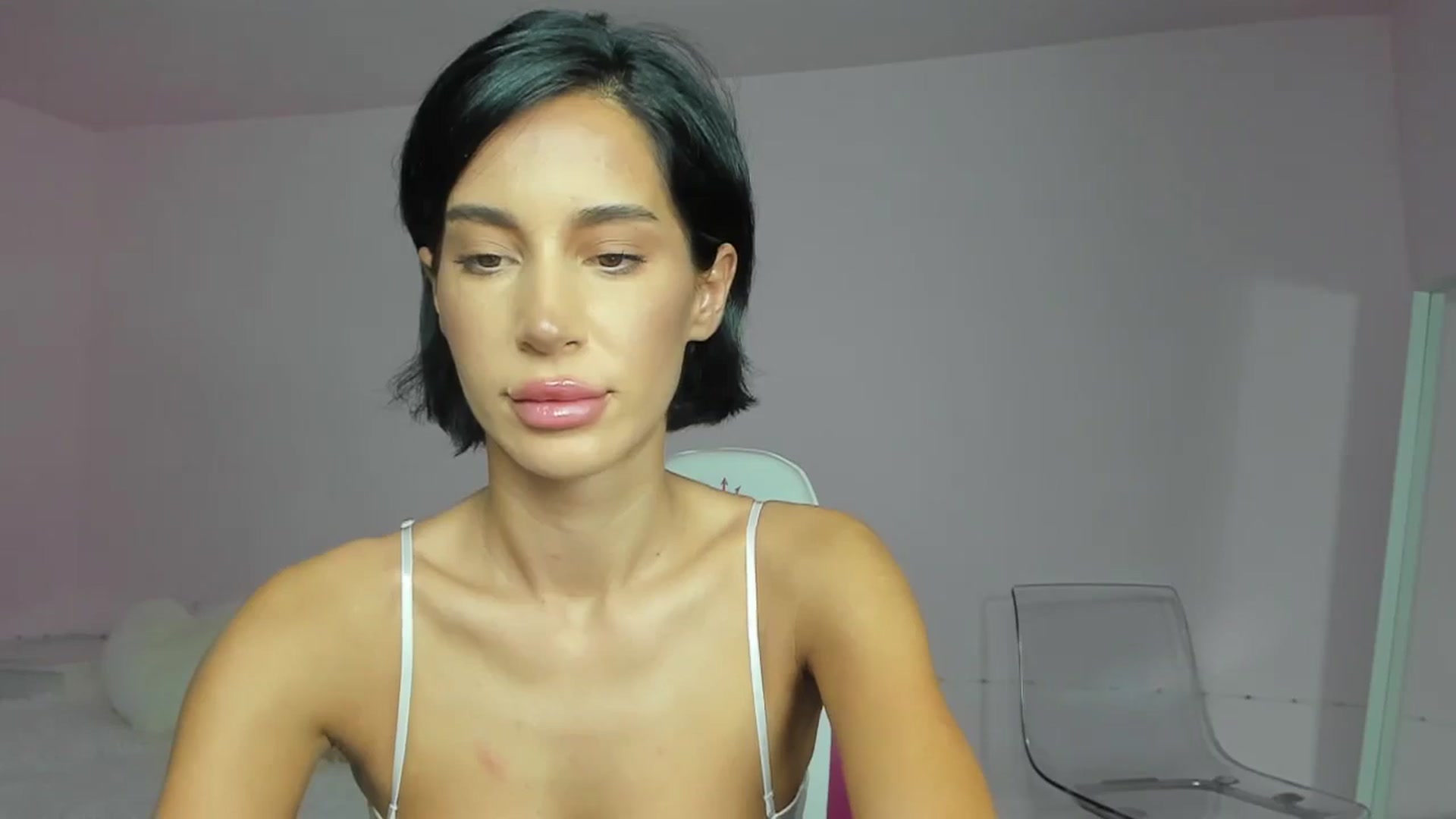 Gallery image thumbnail from Qarinah's myfreecams stream on, 08/27/2024, 15:05 image 19 of 20