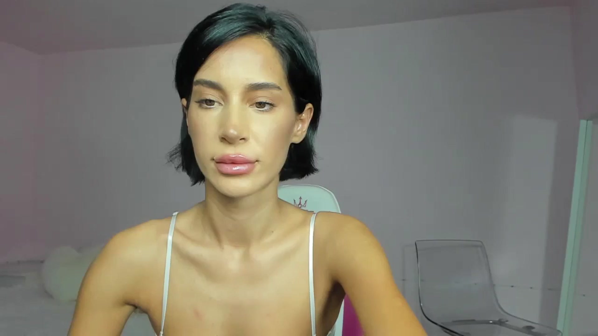 Gallery image thumbnail from Qarinah's myfreecams stream on, 08/27/2024, 15:05 image 20 of 20