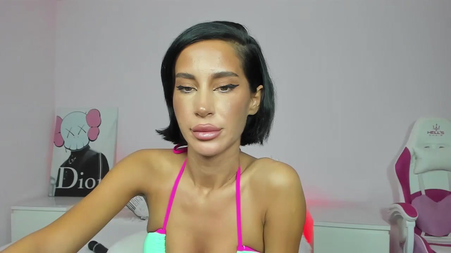 Gallery image thumbnail from Qarinah's myfreecams stream on, 09/02/2024, 24:00 image 1 of 20