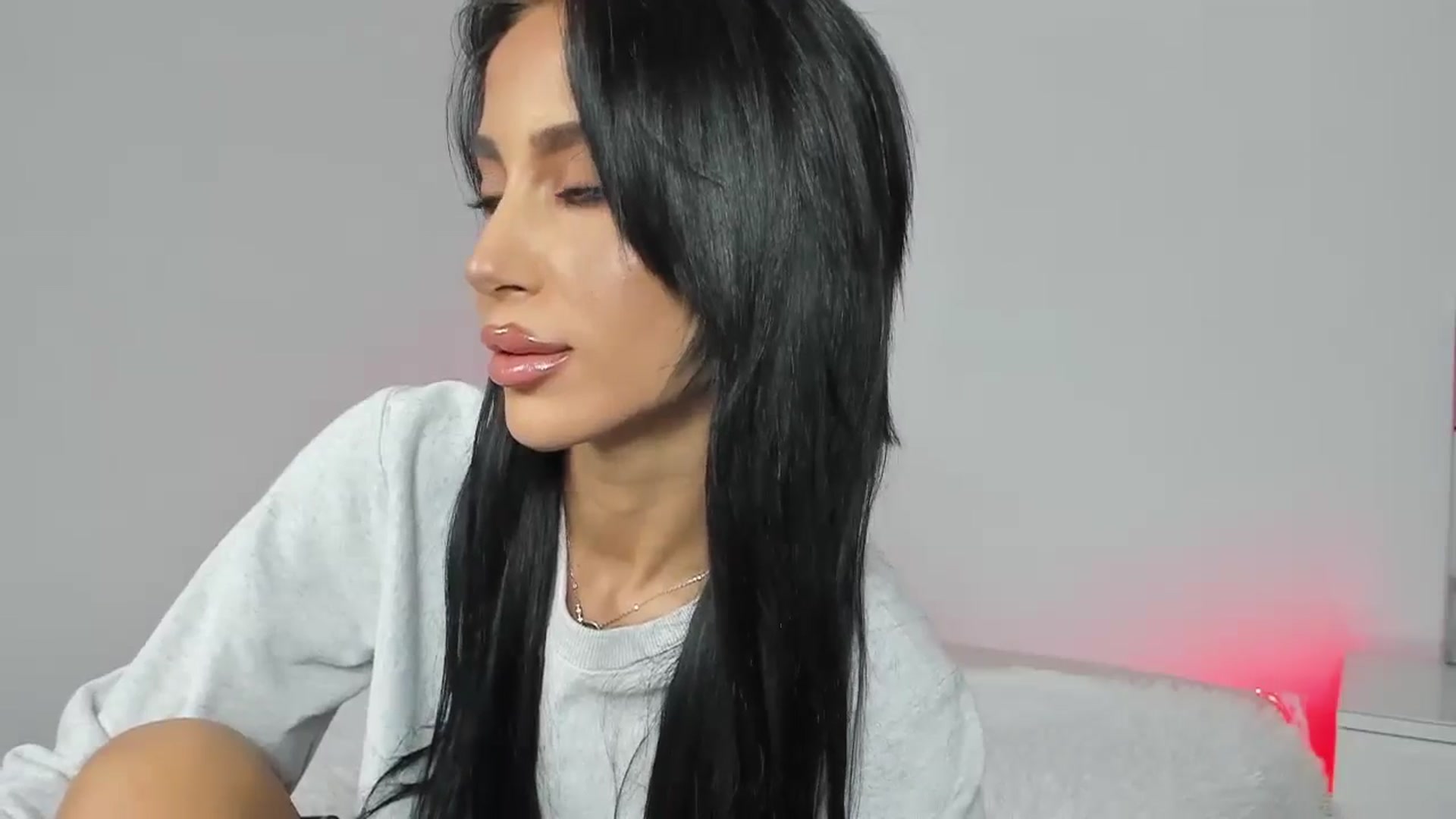 Gallery image thumbnail from Qarinah's myfreecams stream on, 09/15/2024, 22:12 image 11 of 20