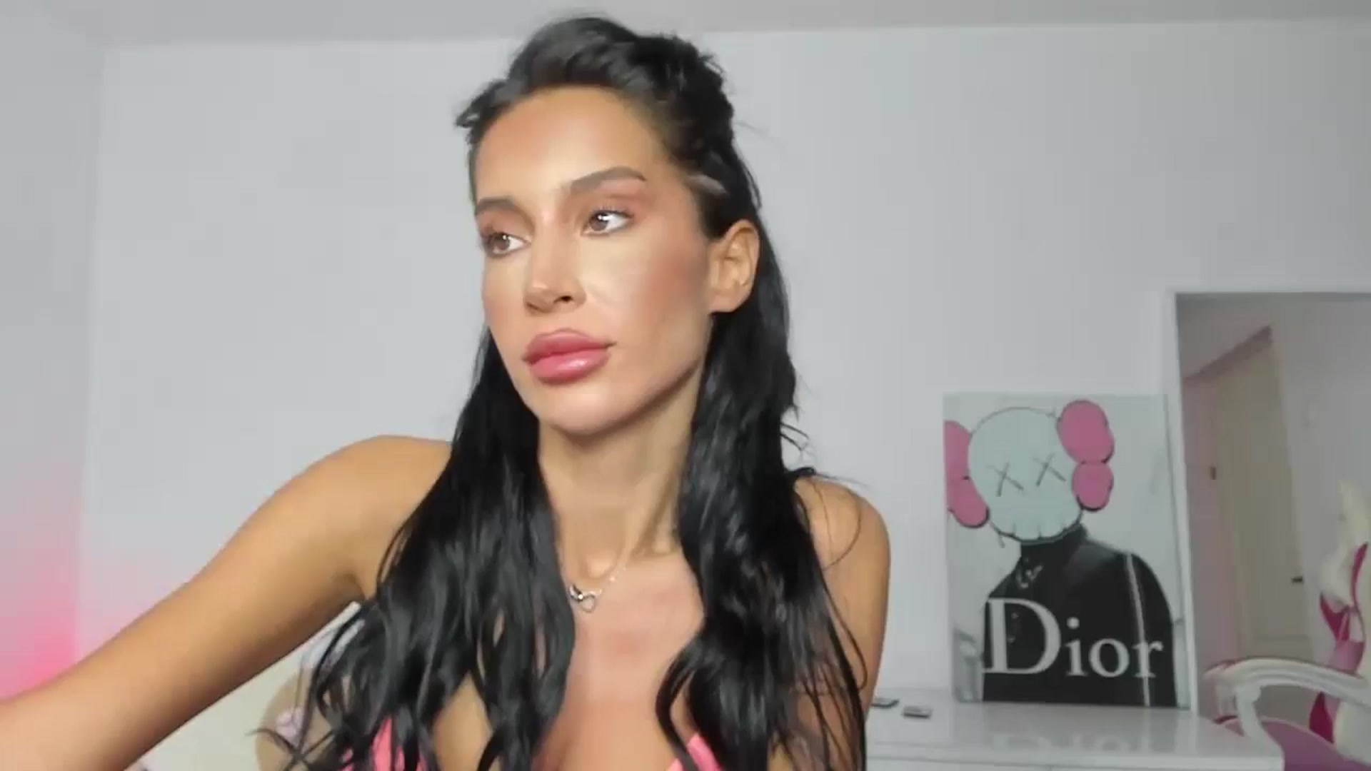 Gallery image thumbnail from Qarinah's myfreecams stream on, 09/23/2024, 01:34 image 5 of 20