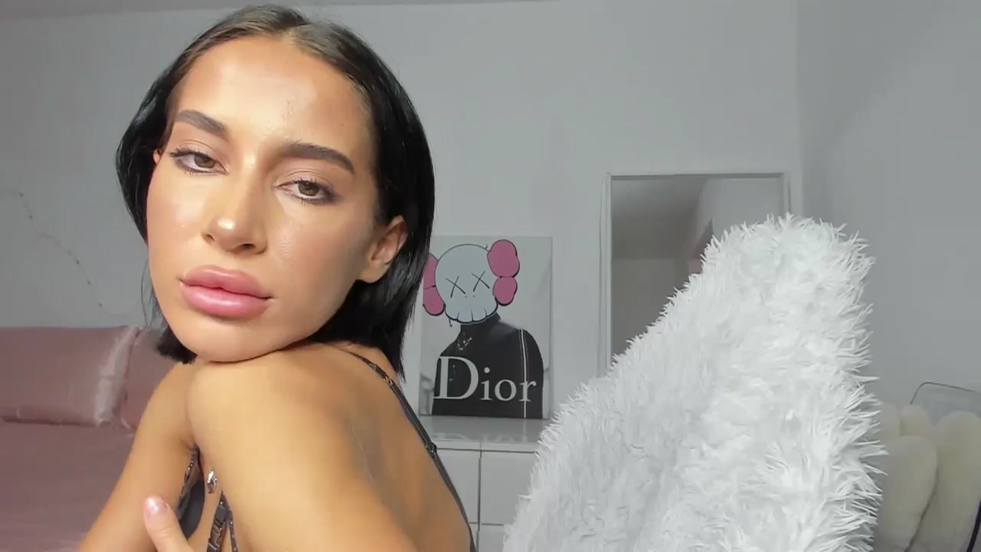 Gallery image thumbnail from Qarinah's myfreecams stream on, 10/29/2024, 10:37 image 13 of 20