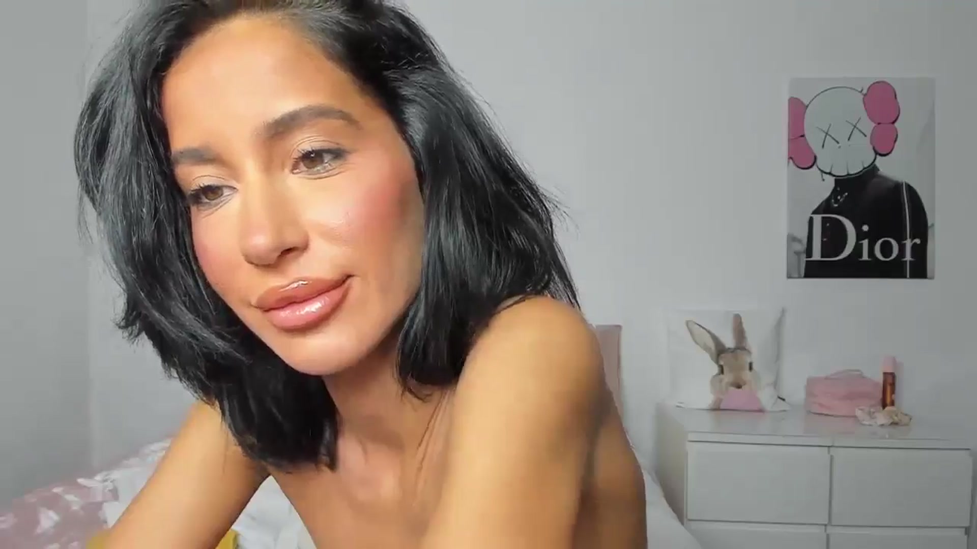 Gallery image thumbnail from Qarinah's myfreecams stream on, 04/03/2025, 01:27 image 4 of 20