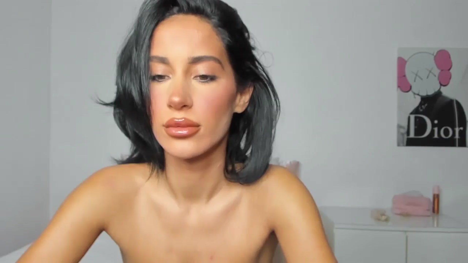 Gallery image thumbnail from Qarinah's myfreecams stream on, 04/24/2025, 15:18 image 3 of 20
