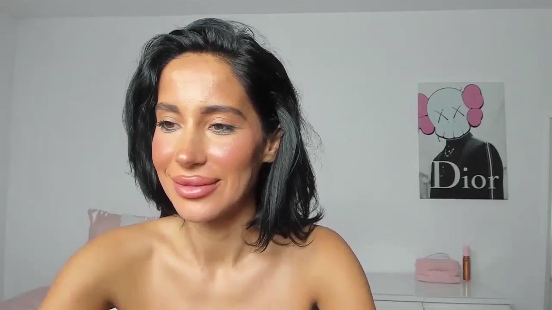 Gallery image thumbnail from Qarinah's myfreecams stream on, 04/24/2025, 23:01 image 18 of 20