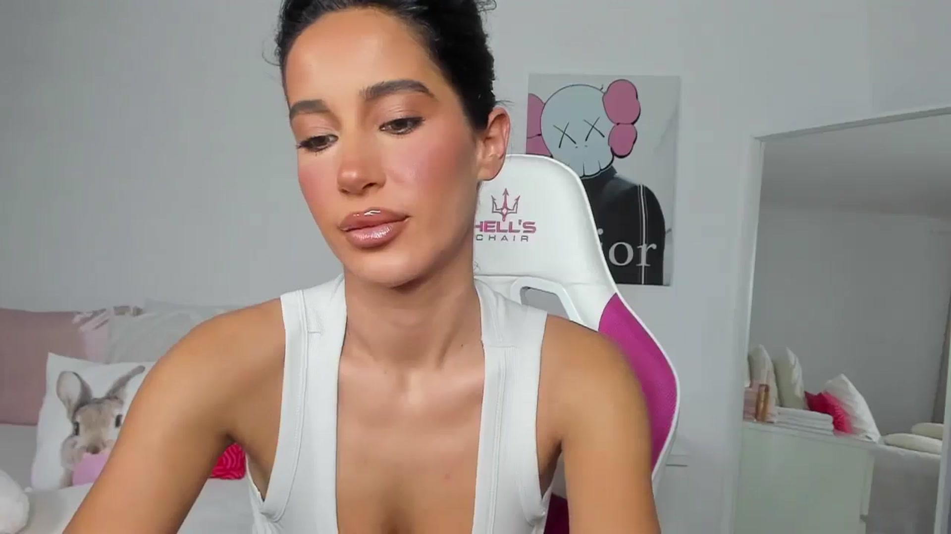 Gallery image thumbnail from Qarinah's myfreecams stream on, 04/26/2025, 23:09 image 10 of 20