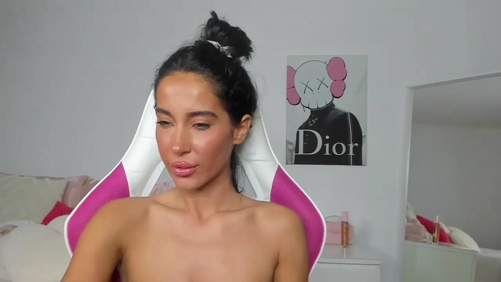 Gallery image thumbnail from Qarinah's myfreecams stream on, 04/30/2025, 03:16 image 8 of 20