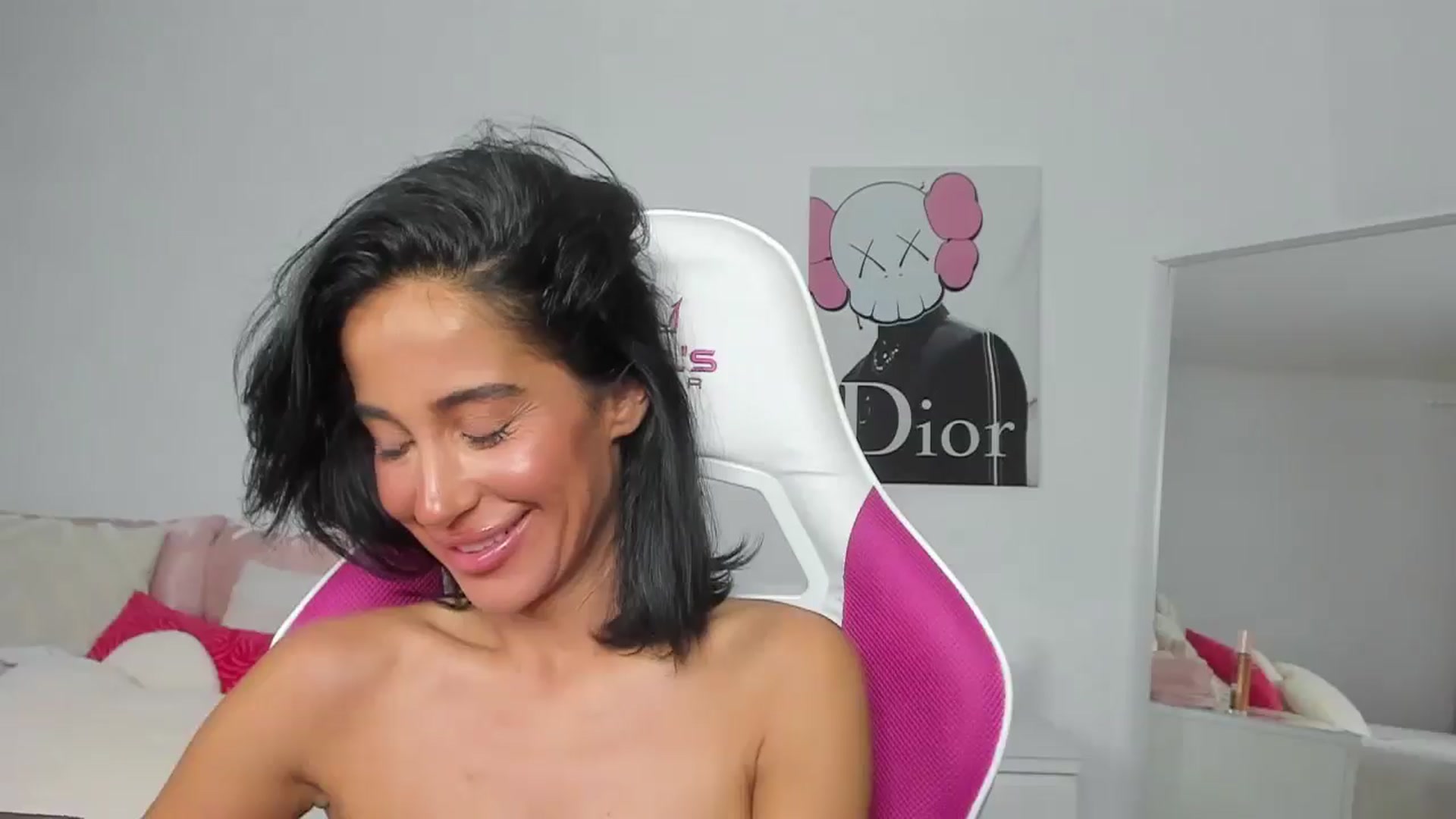 Gallery image thumbnail from Qarinah's myfreecams stream on, 04/30/2025, 03:16 image 11 of 20