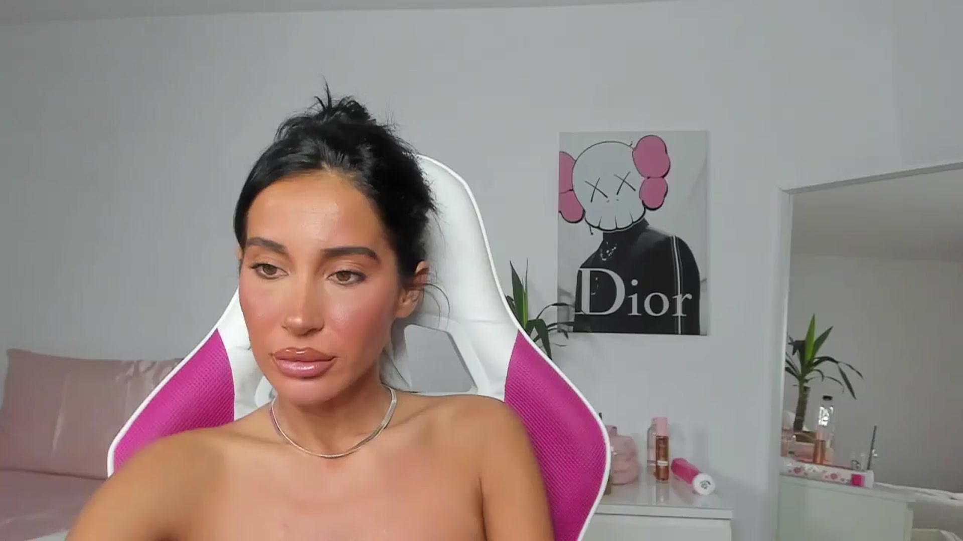 Gallery image thumbnail from Qarinah's myfreecams stream on, 05/04/2025, 02:56 image 7 of 20