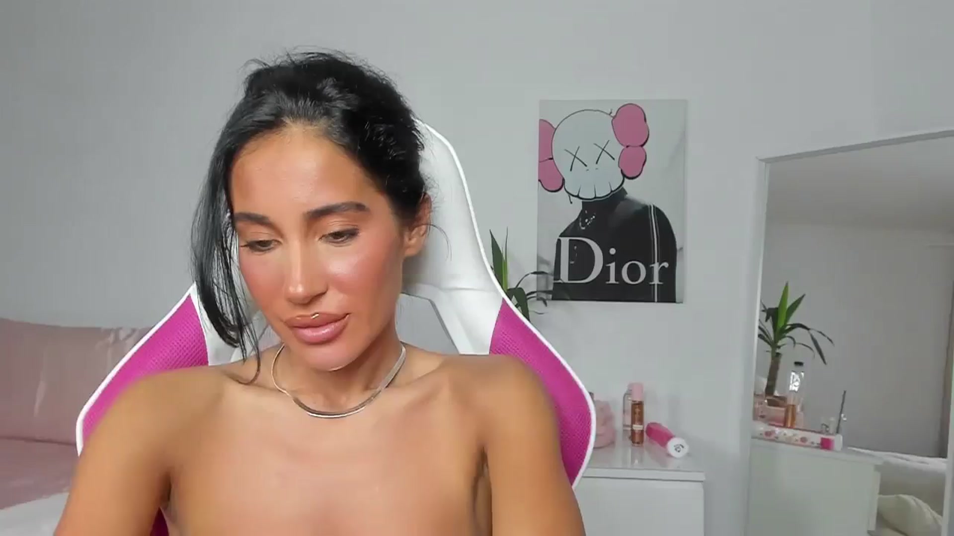Gallery image thumbnail from Qarinah's myfreecams stream on, 05/04/2025, 02:56 image 19 of 20