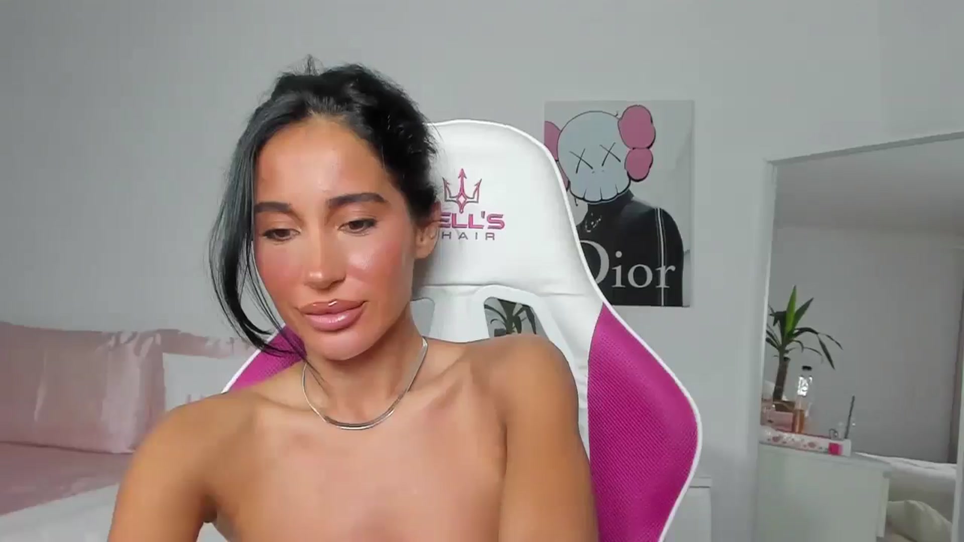 Gallery image thumbnail from Qarinah's myfreecams stream on, 05/04/2025, 02:56 image 18 of 20