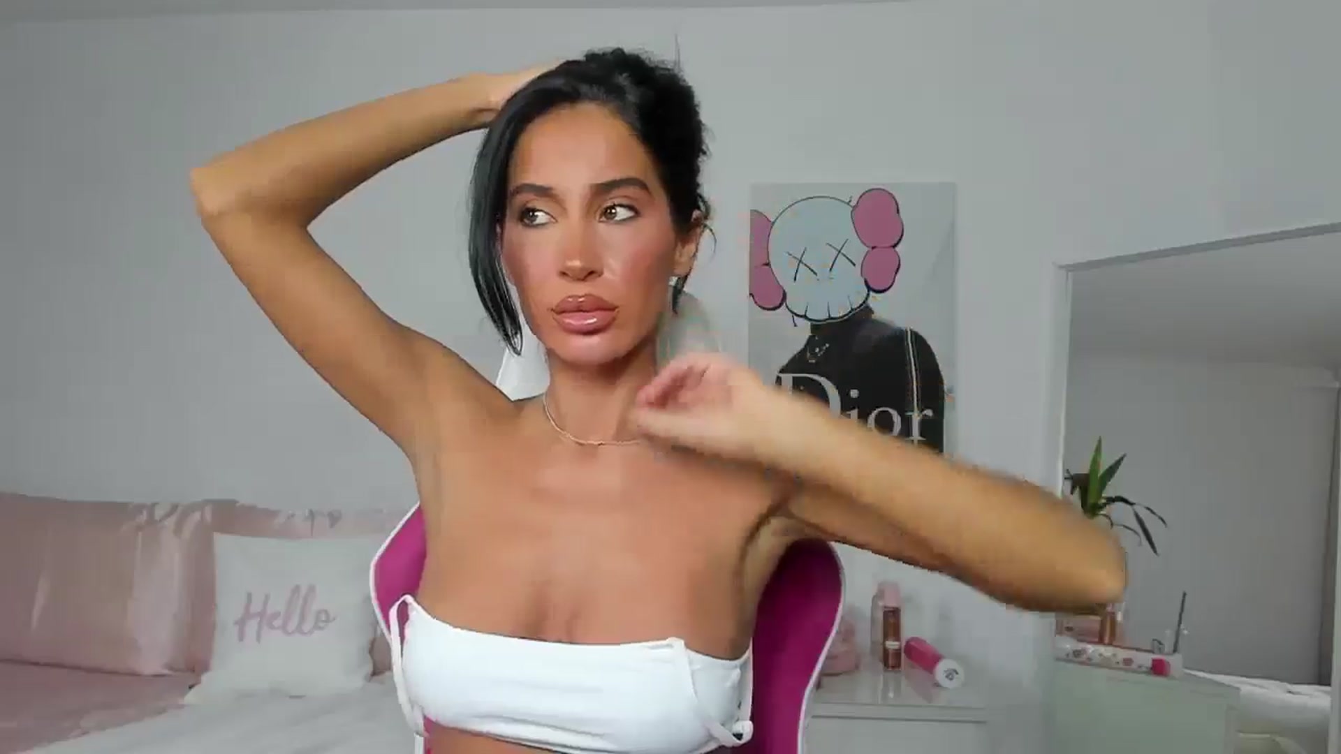 Gallery image thumbnail from Qarinah's myfreecams stream on, 05/04/2025, 02:56 image 4 of 20